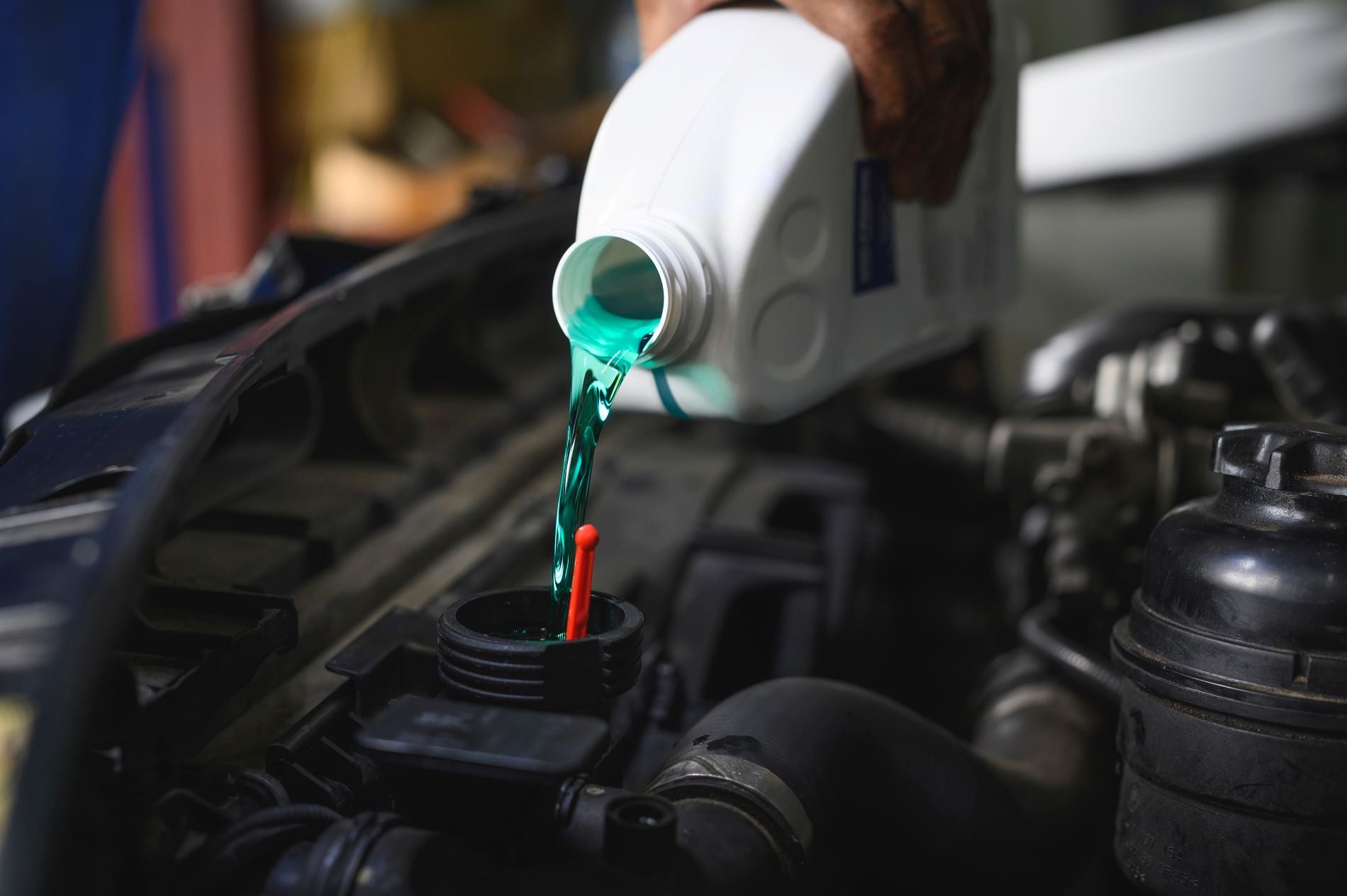 Coolant adds antifreeze protection to engine, Regulating engine temperature, hybrid organic acid technology